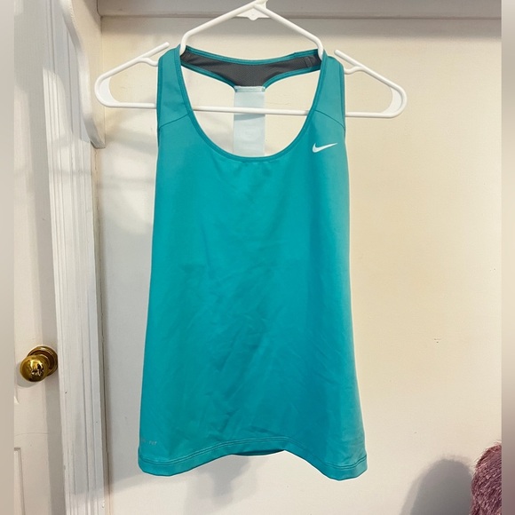 NWT Nike Tank - Picture 1 of 6